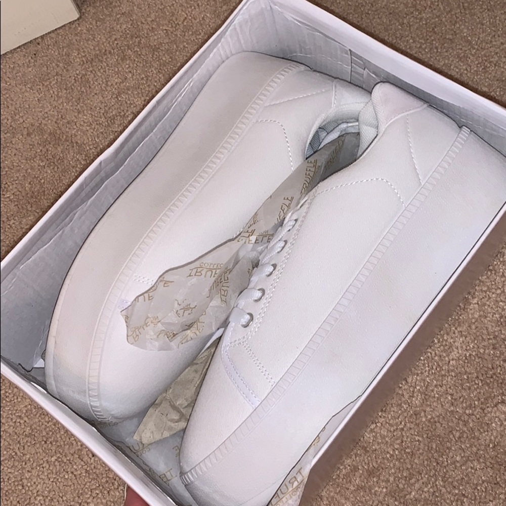WHITE PLATFORM CANVAS SNEAKER